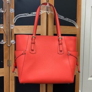 NWOT Michael Kors Voyager Tote